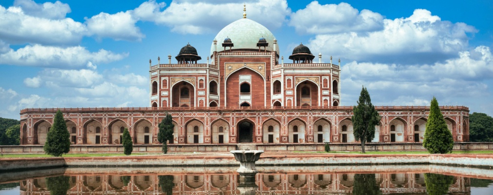 Tumba ricamente decorada en la India